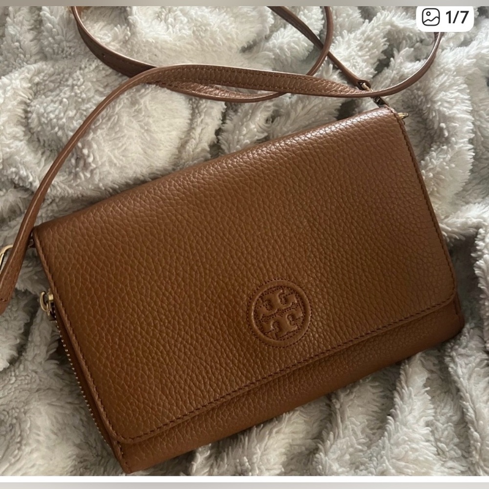 Tory Burch Bombe Flat Wallet Crossbody pebbled leather